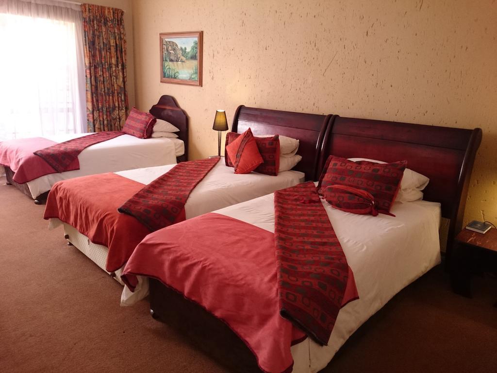 Hornbill Lodge Magaliesburg Ruang foto