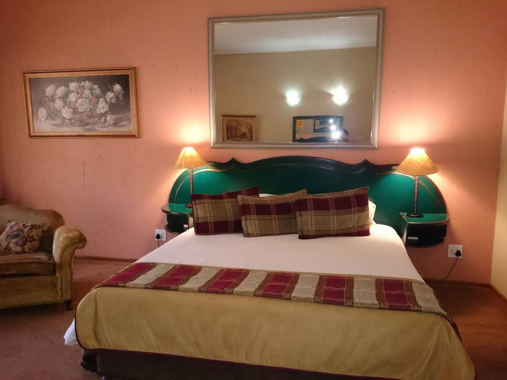 Hornbill Lodge Magaliesburg Ruang foto