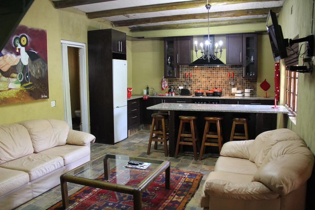 Hornbill Lodge Magaliesburg Ruang foto