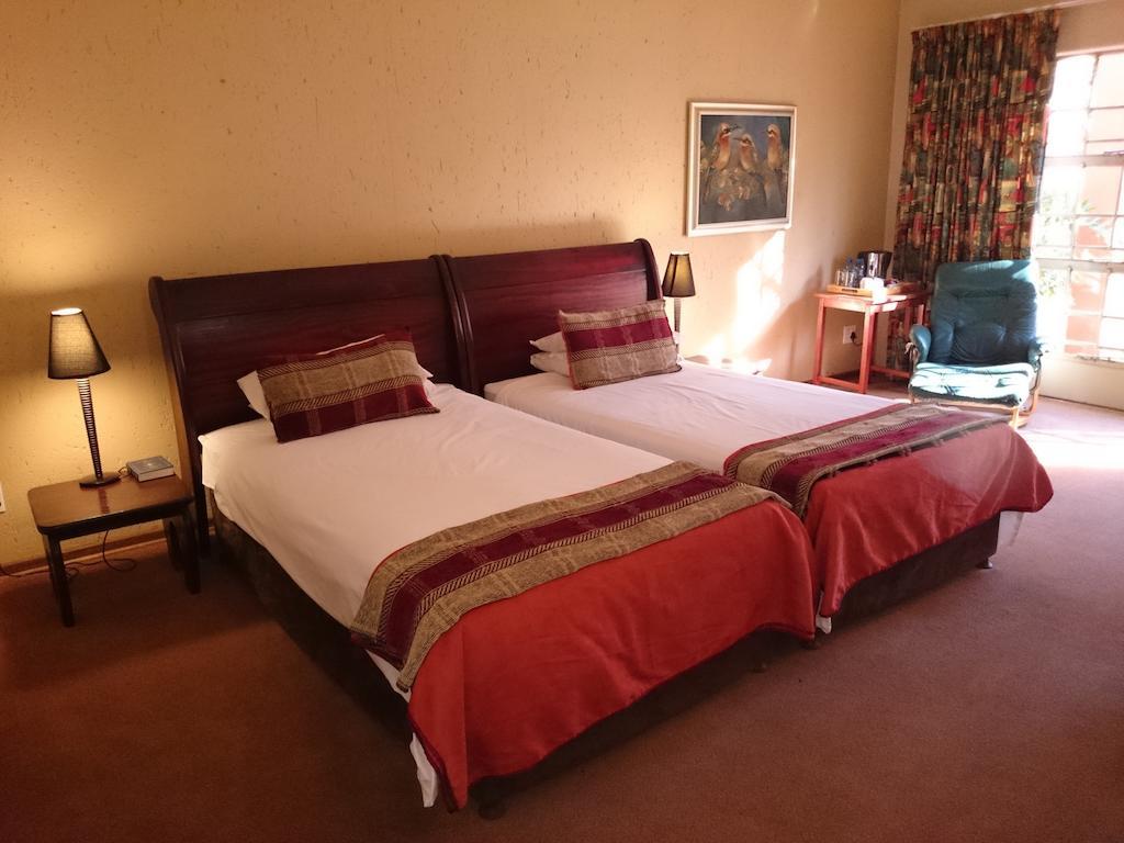 Hornbill Lodge Magaliesburg Ruang foto