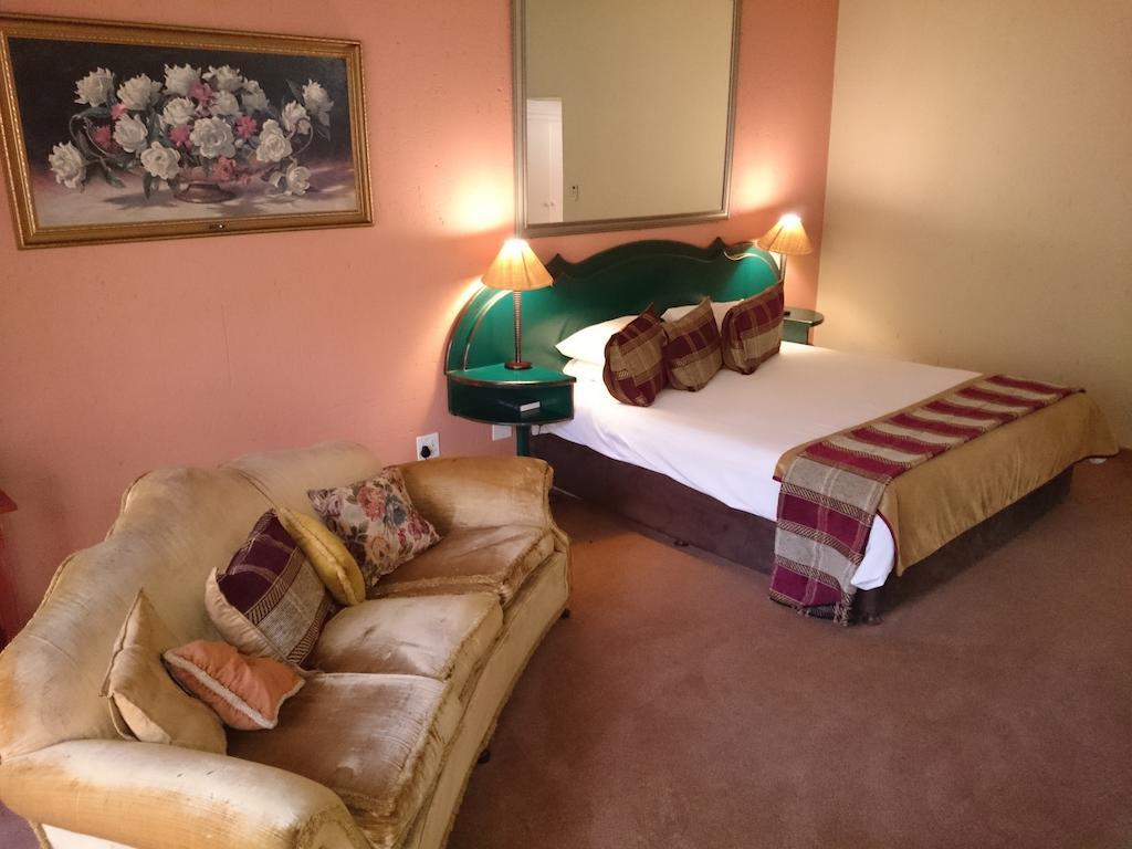 Hornbill Lodge Magaliesburg Ruang foto