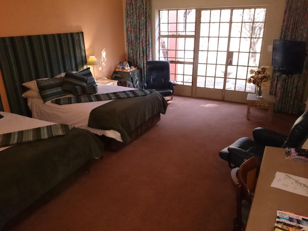 Hornbill Lodge Magaliesburg Ruang foto