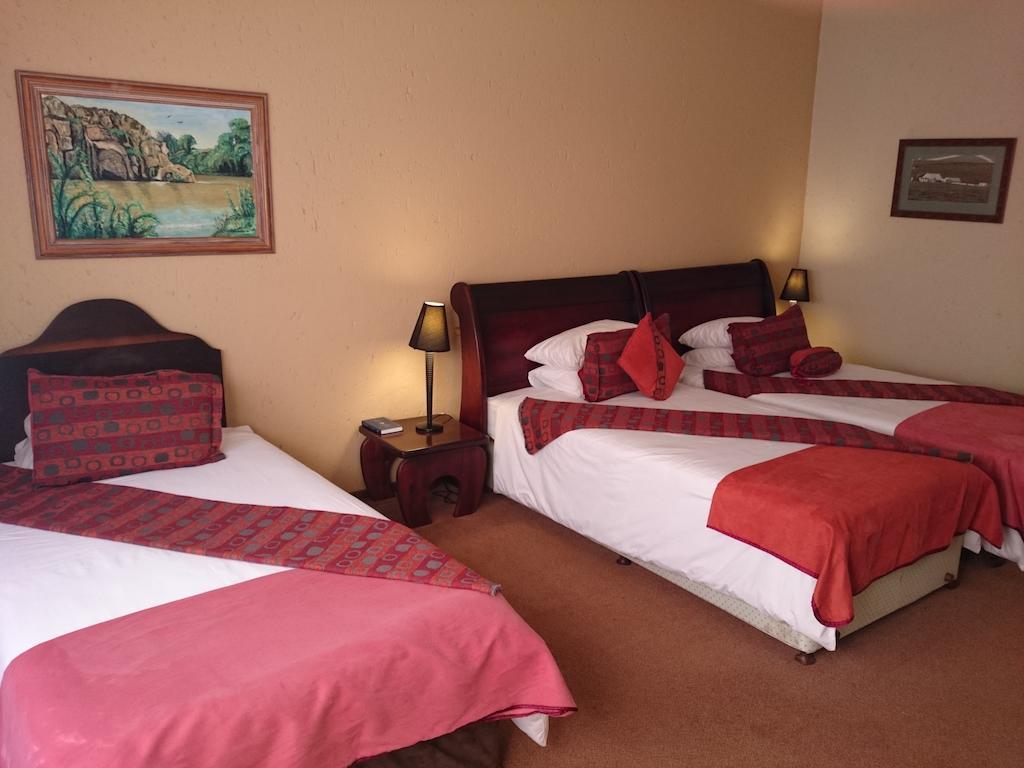Hornbill Lodge Magaliesburg Ruang foto